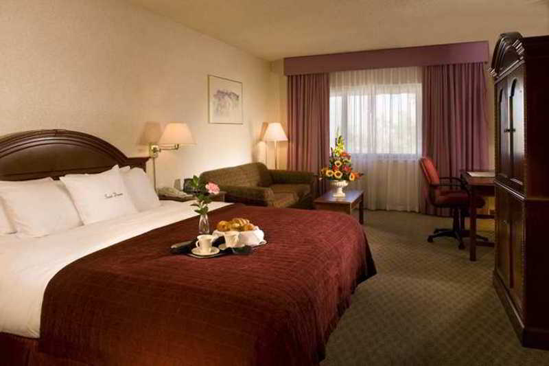 Doubletree By Hilton Rosemead Hotel Bilik gambar